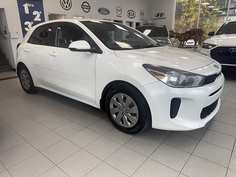 Kia Rio5 2019 LX / MANUEL + CAMERA + BLUETOOTH + BAS KM ++++