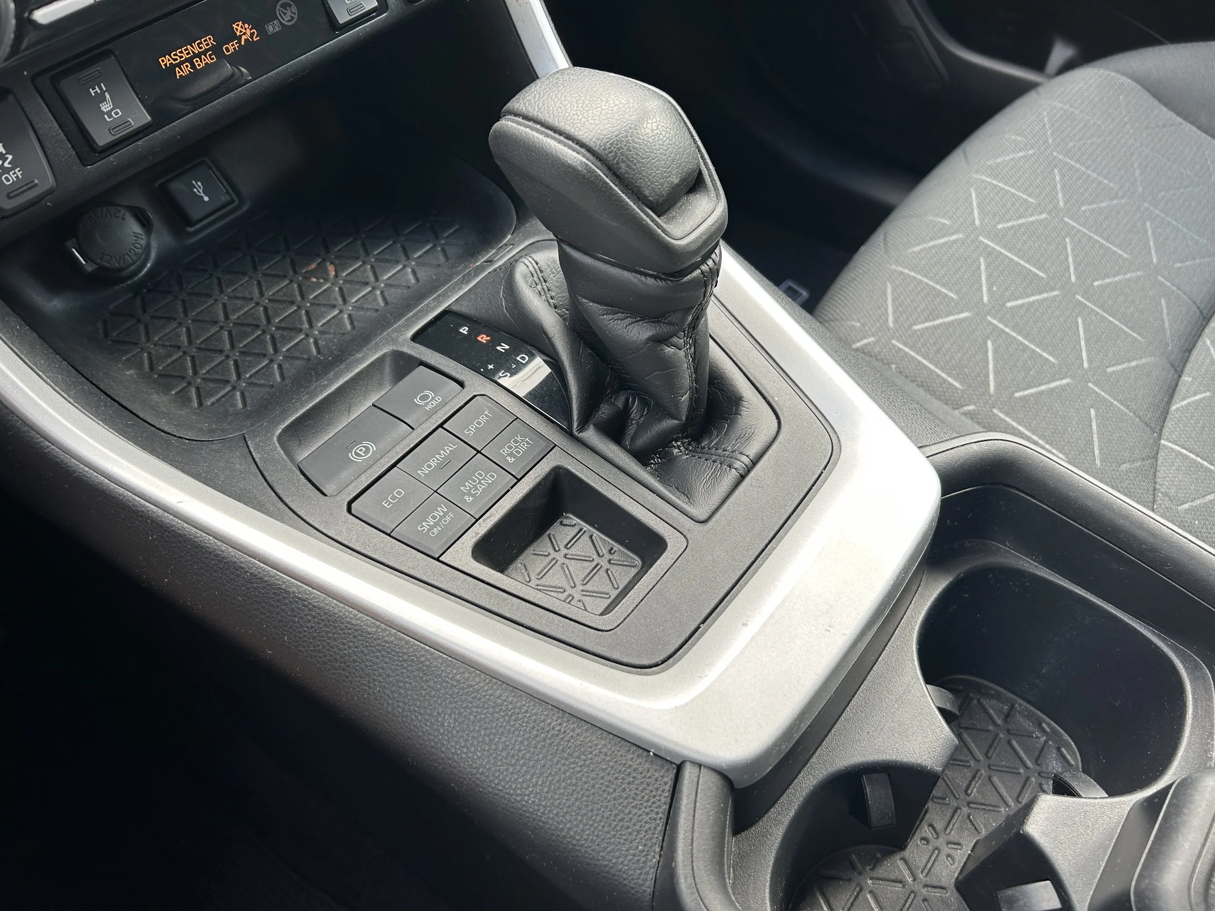 2021 Toyota Rav4 LE — photo 16