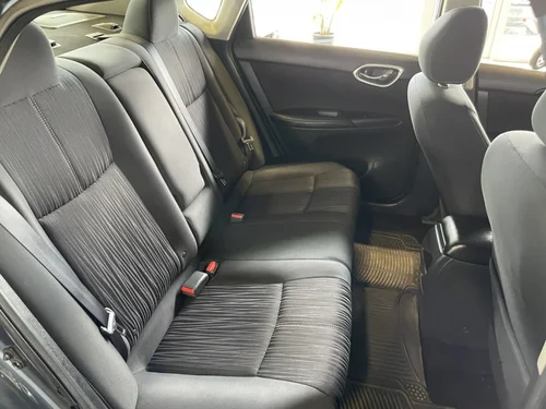 Nissan Sentra SV 2017 — photo 11