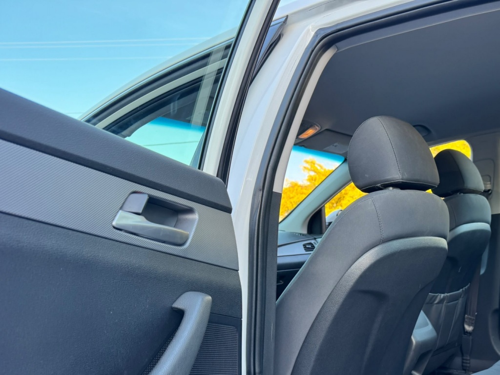 Hyundai Sonata GL 2018 — photo 13