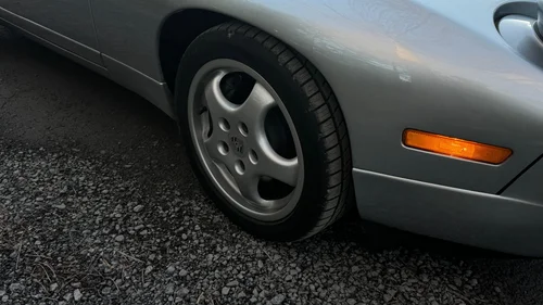 Porsche 928 GTS 1993 — photo 6