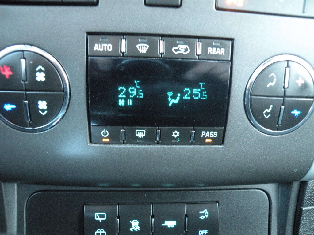 Chevrolet Traverse 2LT 2011 — photo 27