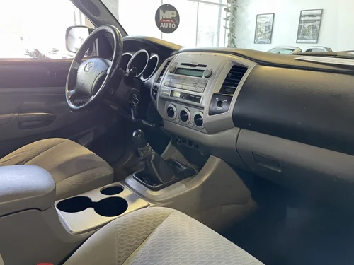 Toyota Tacoma  2010 — photo 24