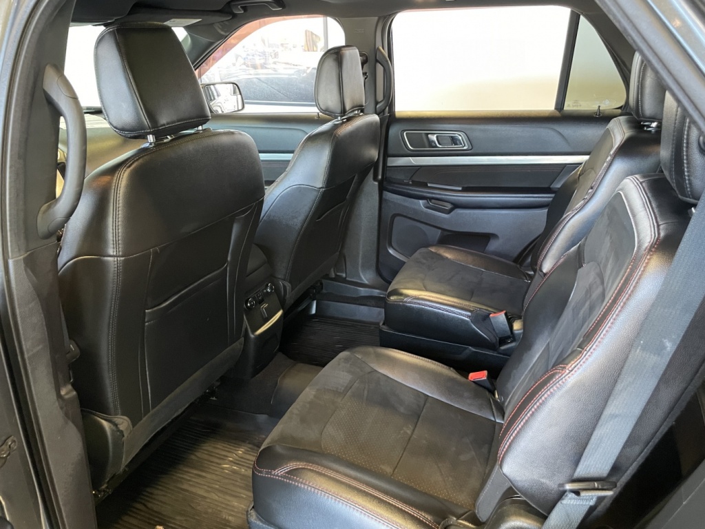 Ford Explorer XLT 2018 — photo 14