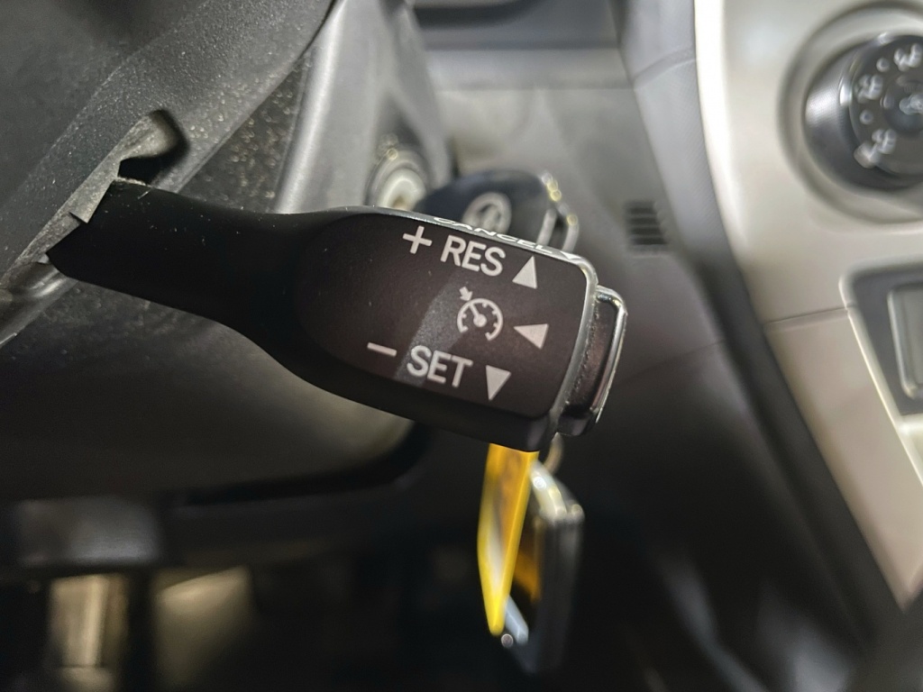 Toyota Matrix XR 2010 — photo 22
