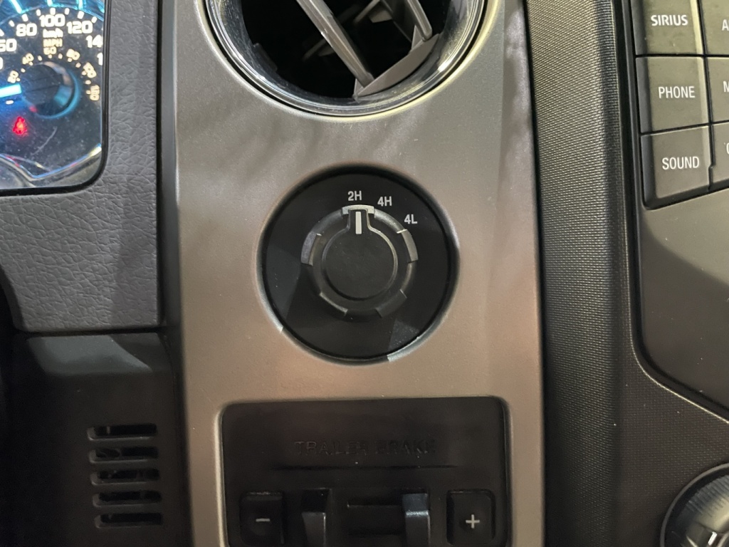 Ford F-150 Lariat 2014 — photo 25