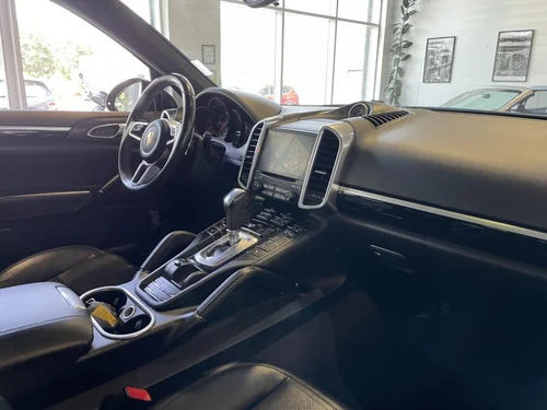 Porsche Cayenne  2017 — photo 31