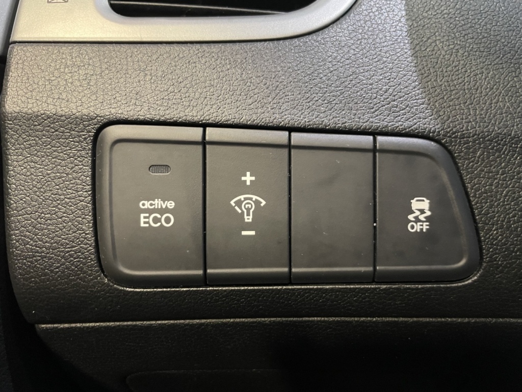 Hyundai Elantra GL 2016 — photo 24