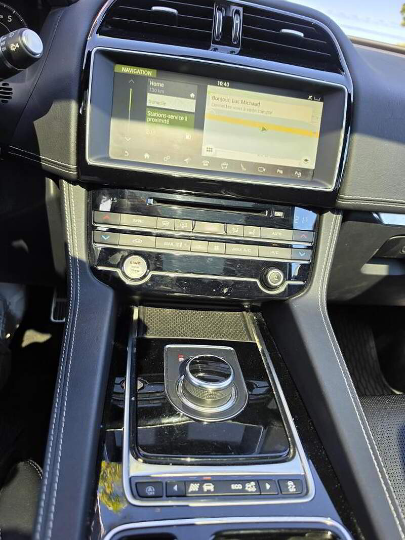Jaguar F-PACE 2020 S / TOIT + GPS + CAMERA + CUIR + BLUETOOTH + BAS KM +++ — photo 21