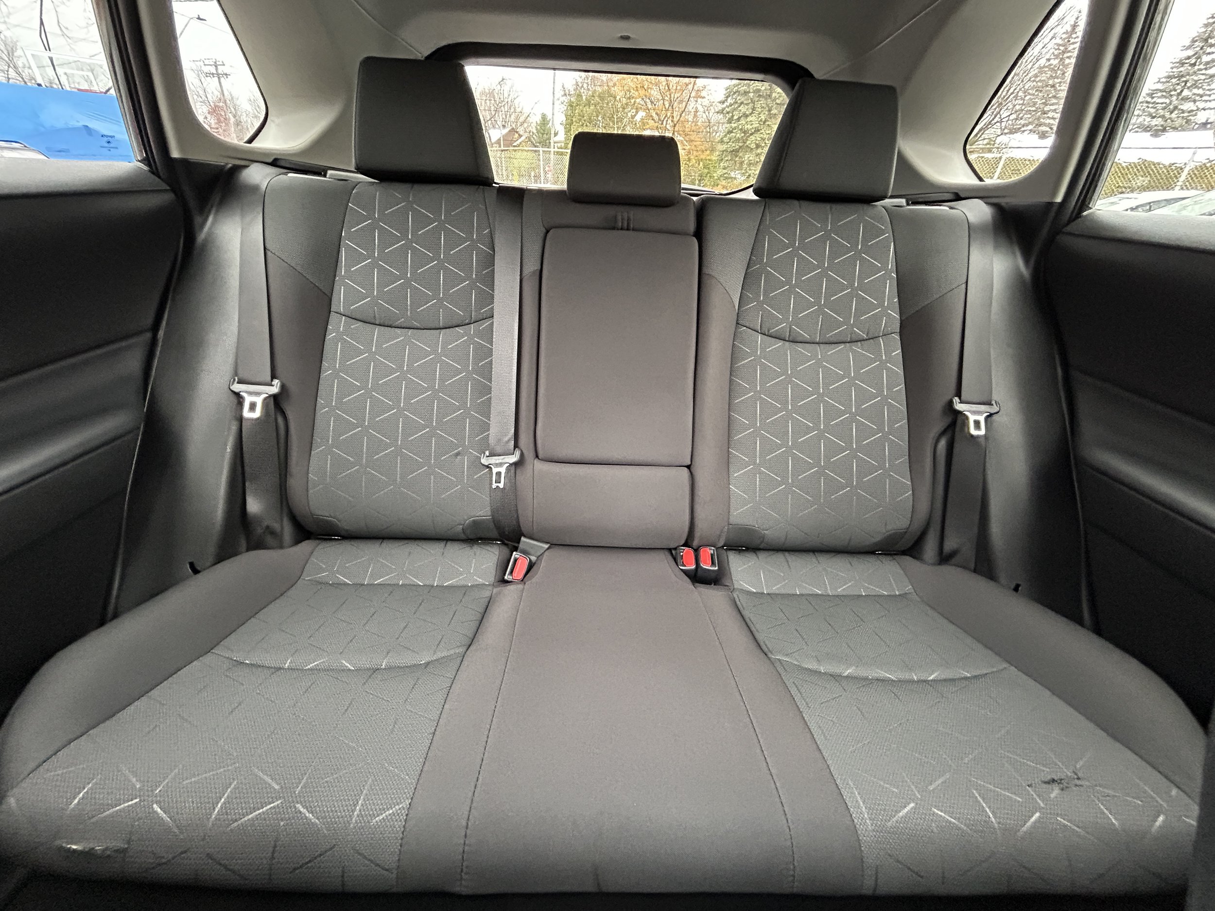 Toyota RAV4 XLE Hybrid 2024 — photo 12