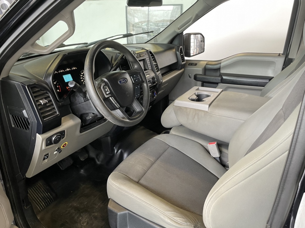 Ford F-150 XLT 2016 — photo 16